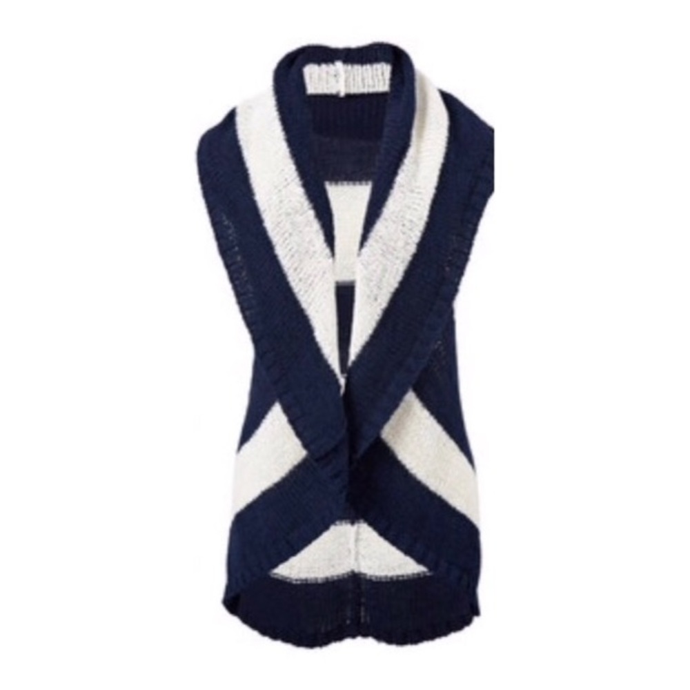 ⭐️SALE⭐️ CAbi Skipper Sleeveless Sweater