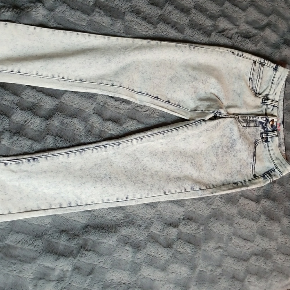 Delia's Liv Acid wash jeans