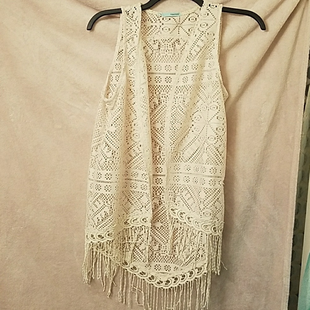 Maurices Cream Sleeveless Shawl Large
