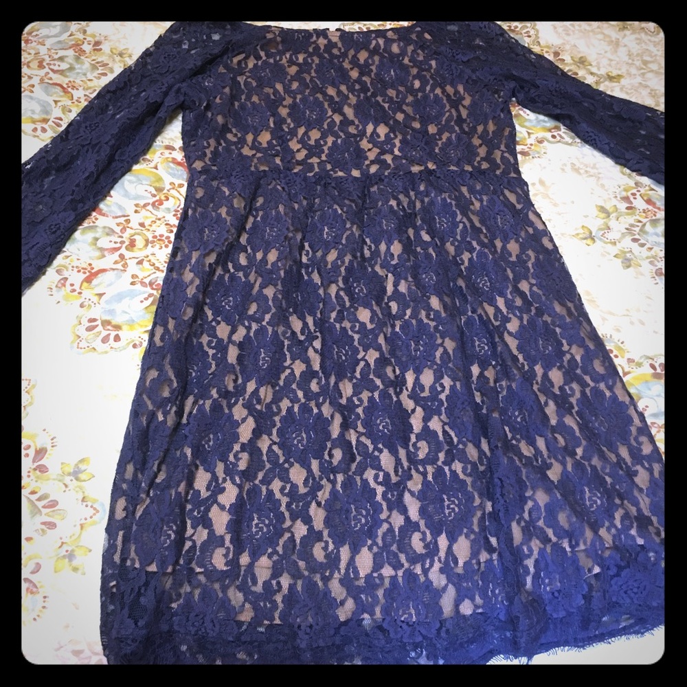 Flying tomato lace dress