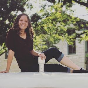 Meet your Posher, Chloe
