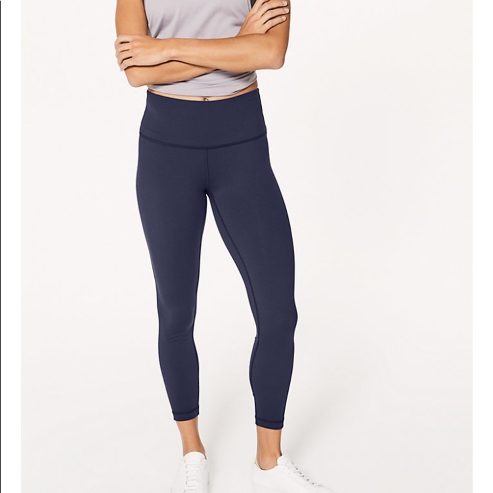 Lululemon size 6 navy wunder under legging