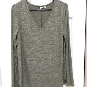 Gap Maternity top. Like new!