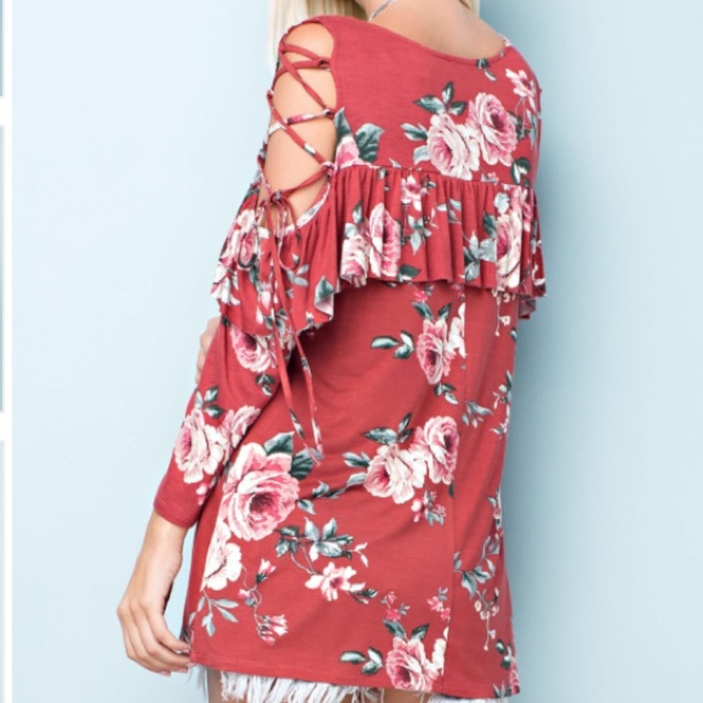 ✨LAST✨Beautiful Ruffle Top - Picture 4 of 8