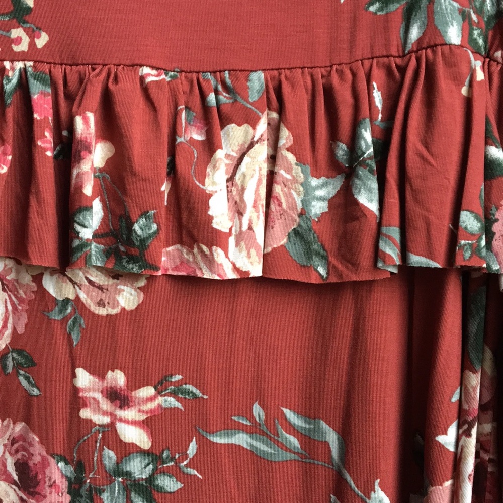 ✨LAST✨Beautiful Ruffle Top - Picture 8 of 8