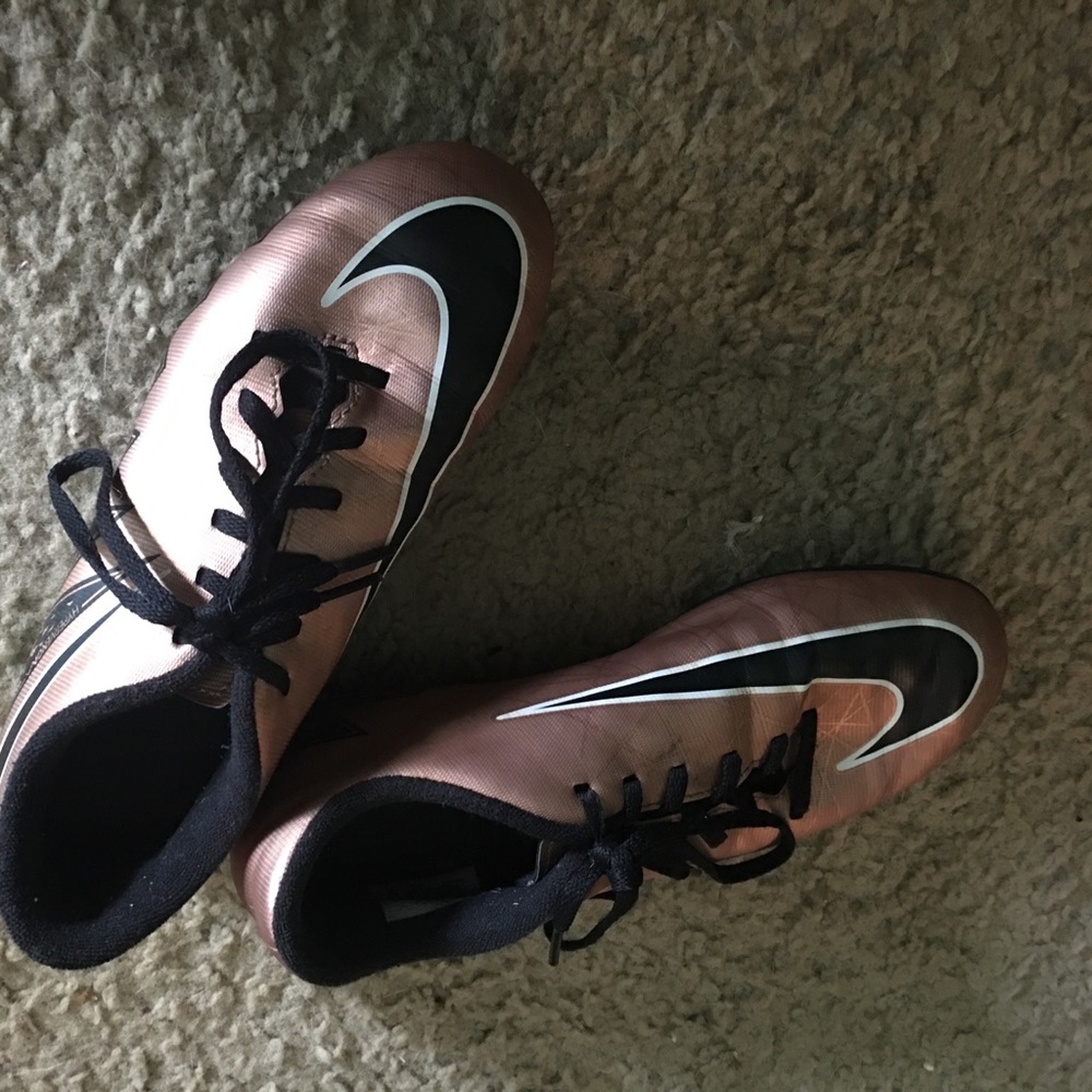 Hyper venom Nike cleats size 4Y