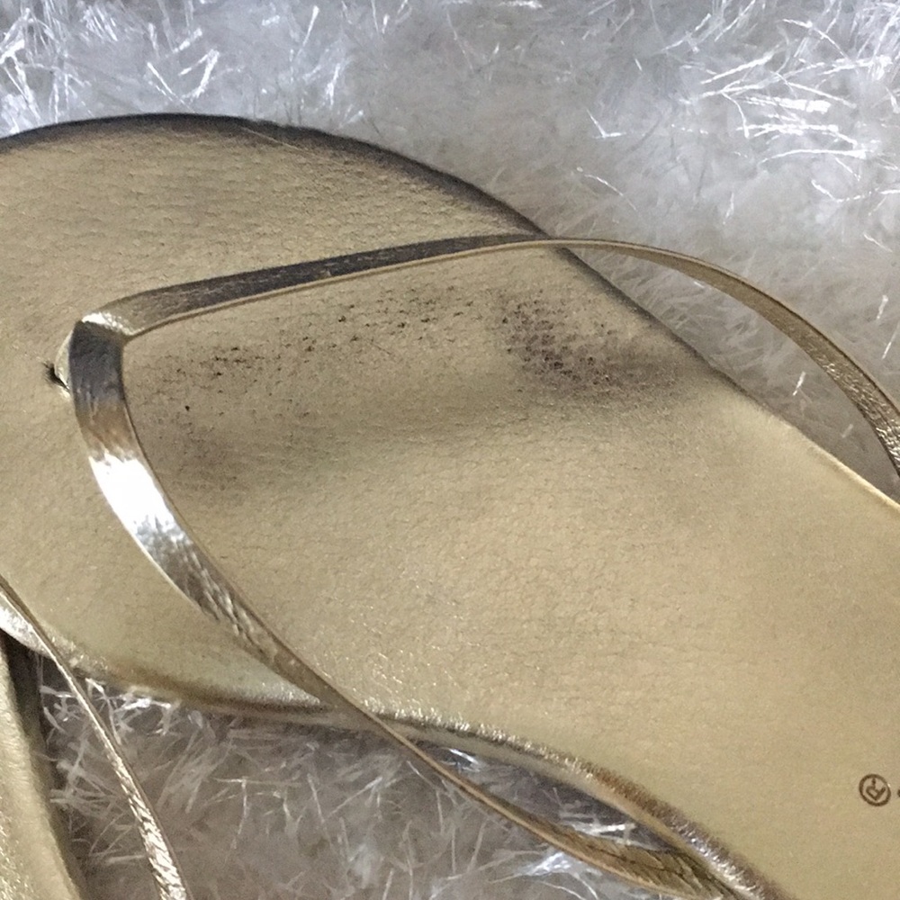 Splendid Gold Crinkle Metallic Sandals - Picture 4 of 7