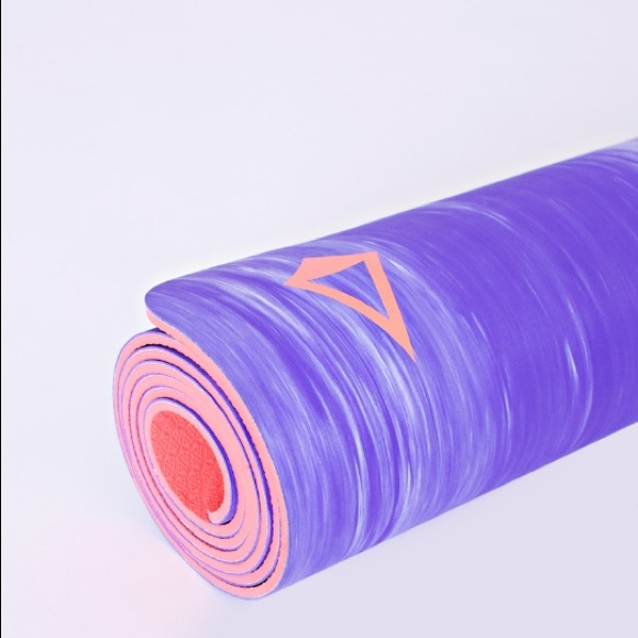 ivivva yoga mat
