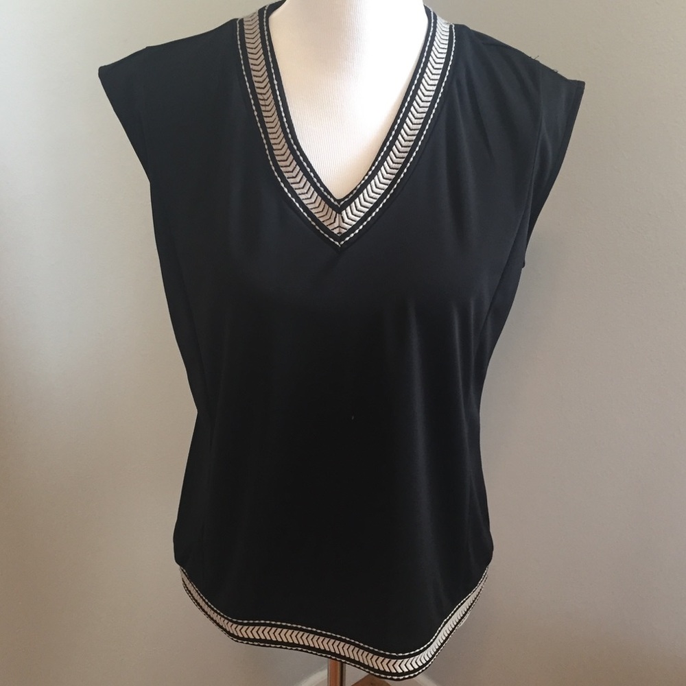 Liz Claiborne black embroidered ss Top