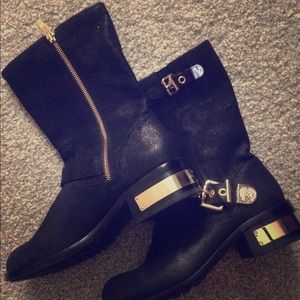 Black & Gold Vince Camuto