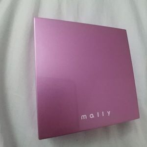 Mally Evercolor Poreless Face Defender