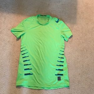 Id#61 Nike pro fit shirt men's small