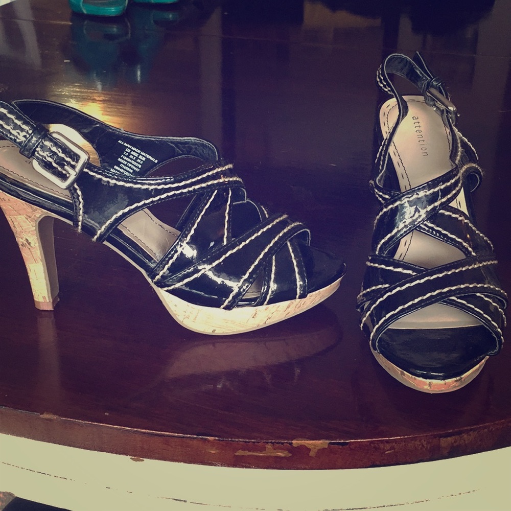 Attention heels!