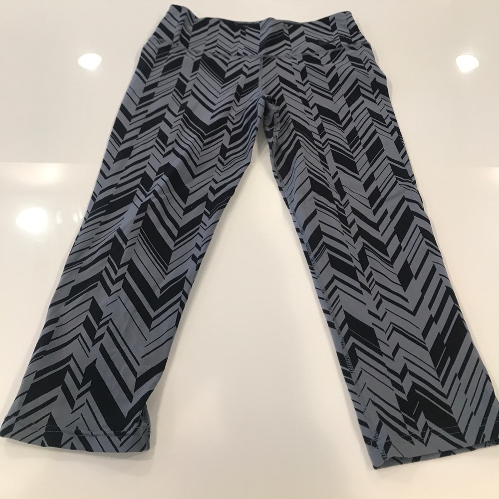 Graphic Print Nike Running Crops size Medium