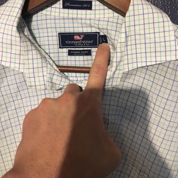 Vineyard Vines button Down- Cooper- size Large - Picture 2 of 2