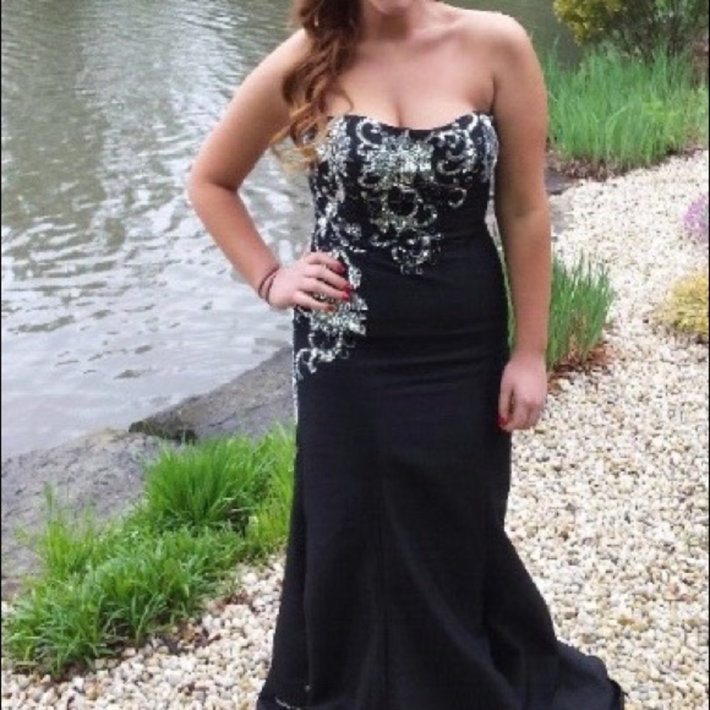 Prom Dress - Picture 2 of 6