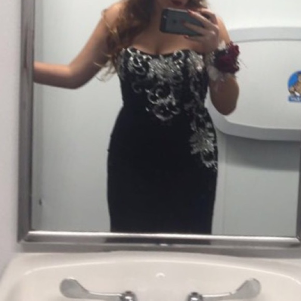 Prom Dress - Picture 3 of 6