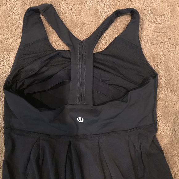 Black Lululemon sports tank - Picture 3 of 3