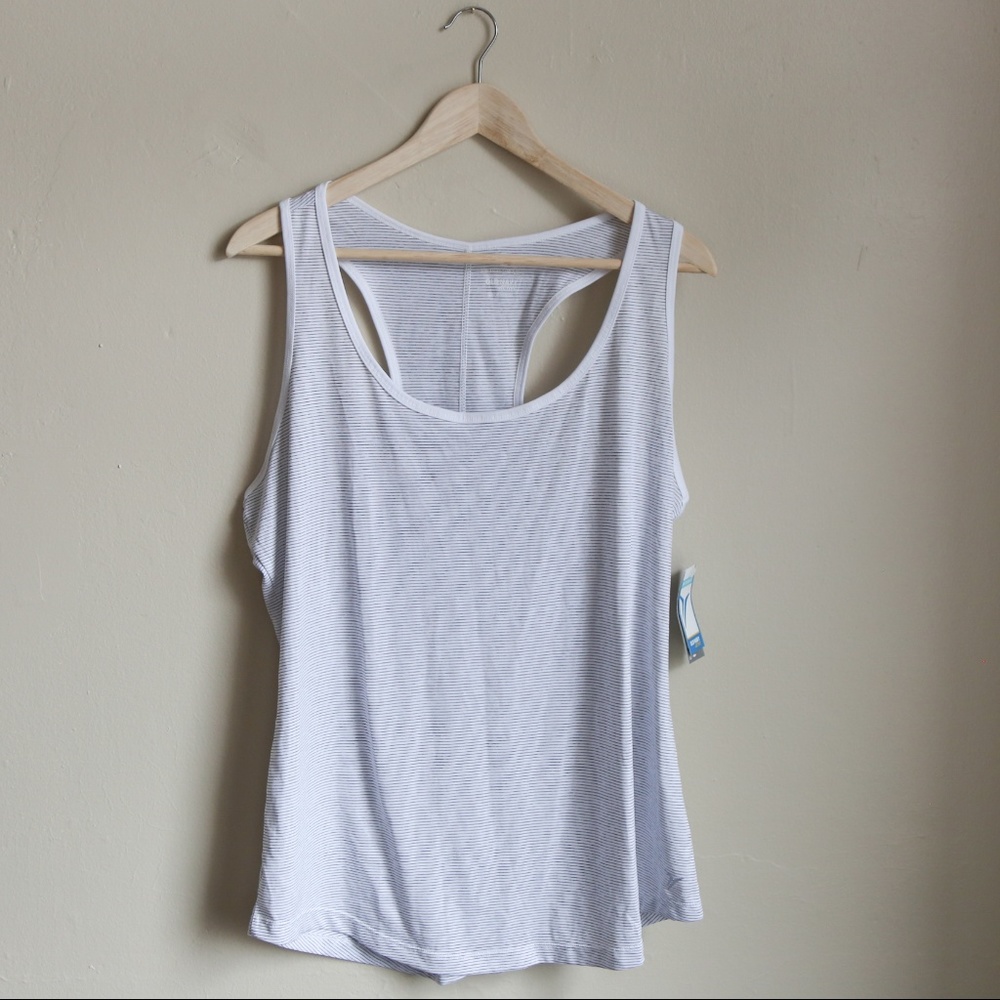 NWT Old Navy Semi-Fitted Active Top