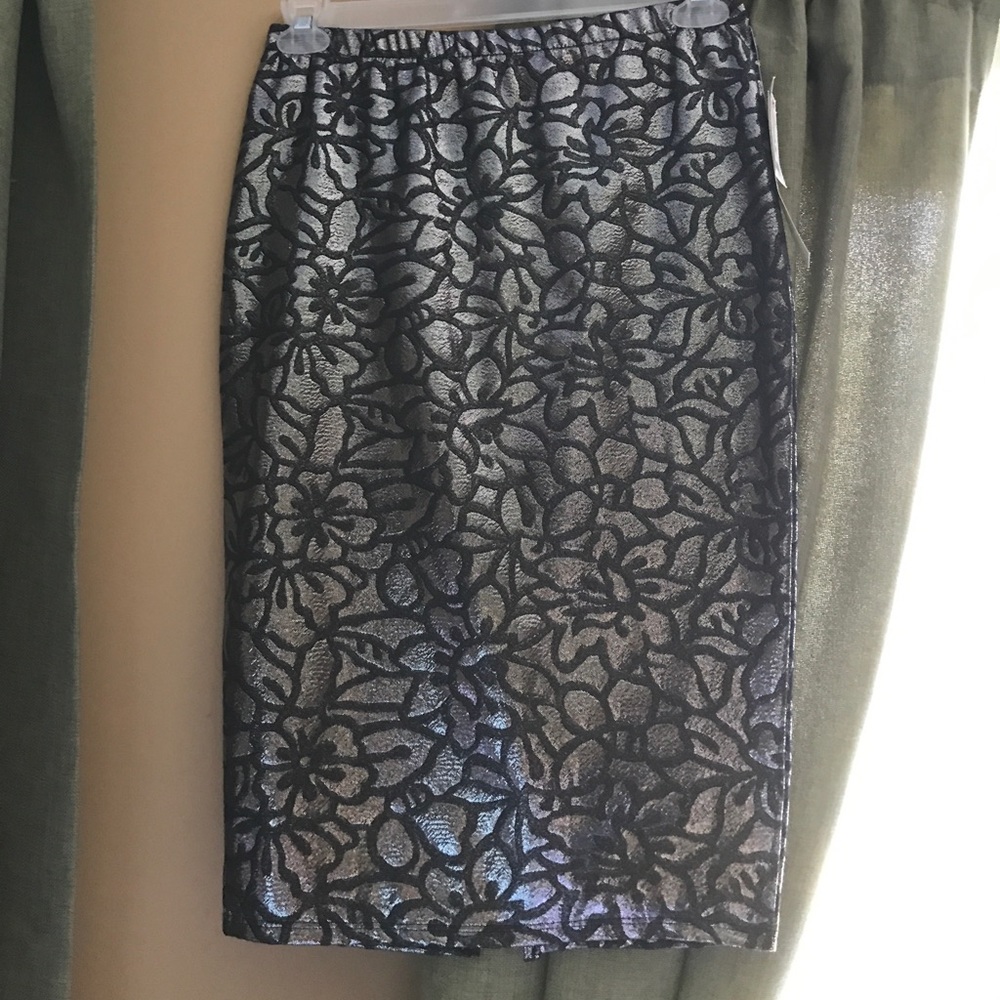 Silver metallic Floral pencil skirt