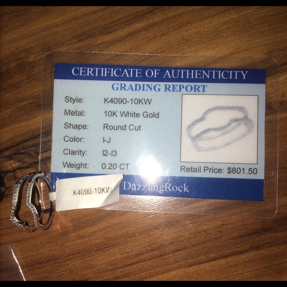 Authentic Engagement Ring 💍 💎 - Picture 4 of 4