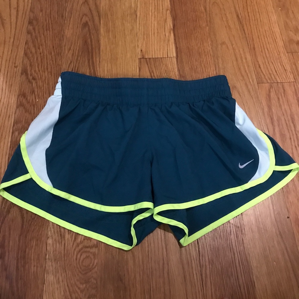 Nike DriFit Exercise Shorts Size Medium