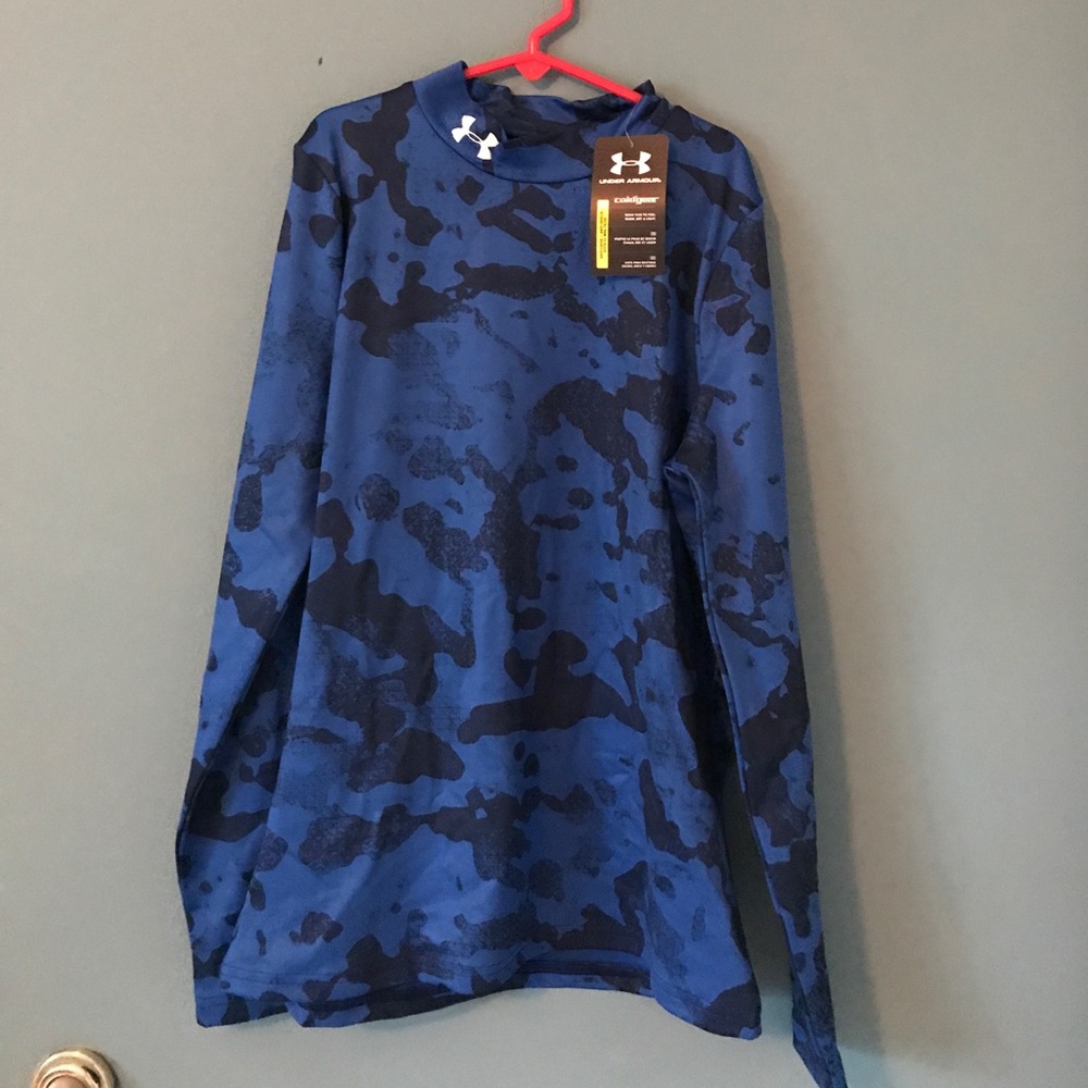 Id#31 NWT Under Armour long sleeve cold gear shirt