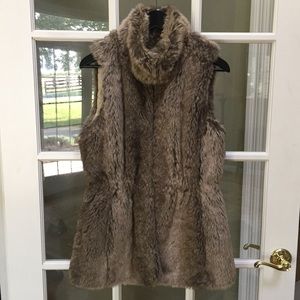 Banana Republic faux fur vest size S