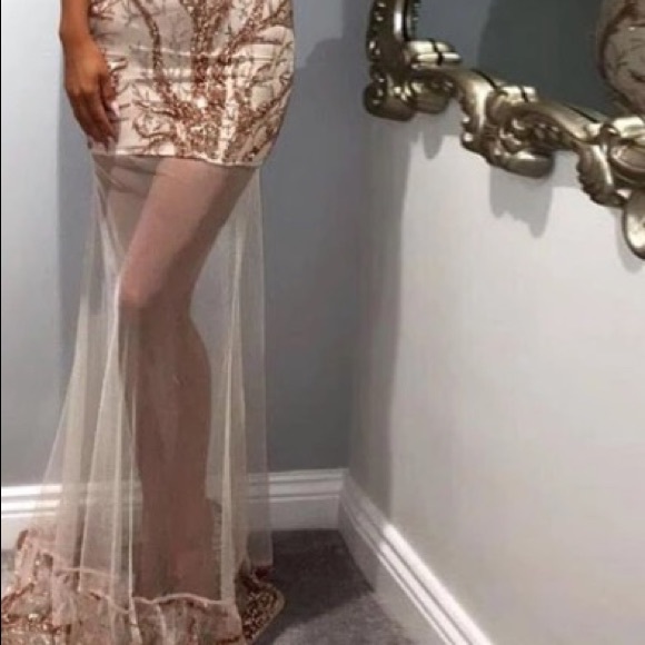 Dress - Picture 2 of 2