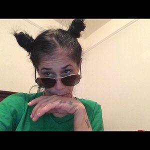 Meet your Posher, Aida