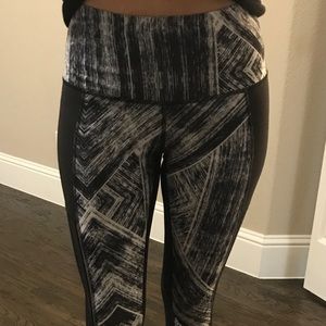 Lululemon athletica crop yoga pants