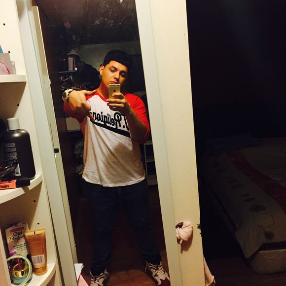 Meet your Posher, Carlos - Picture 1 of 1