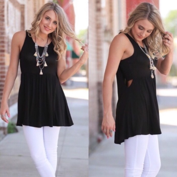 Tops - Black Bandeau Style Sleeveless Tunic