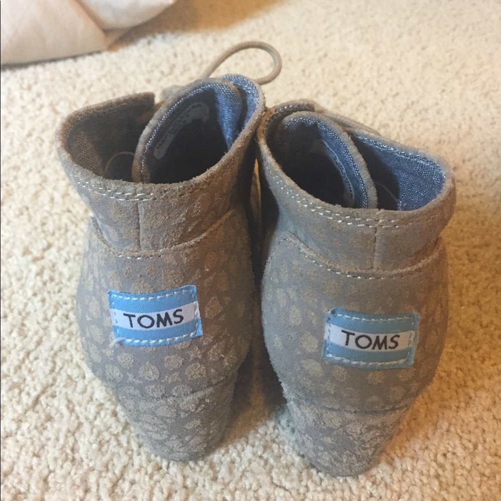 TOMS Desert Wedge Booties