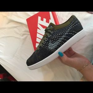 Nike Tennis Classic Ultra Flyknit - NEVER WORN