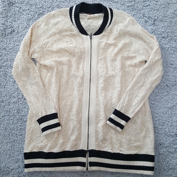 [Free People] Oversized Lace Sweater/Jacket - Picture 4 of 4