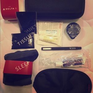 Tumi for delta travel kit