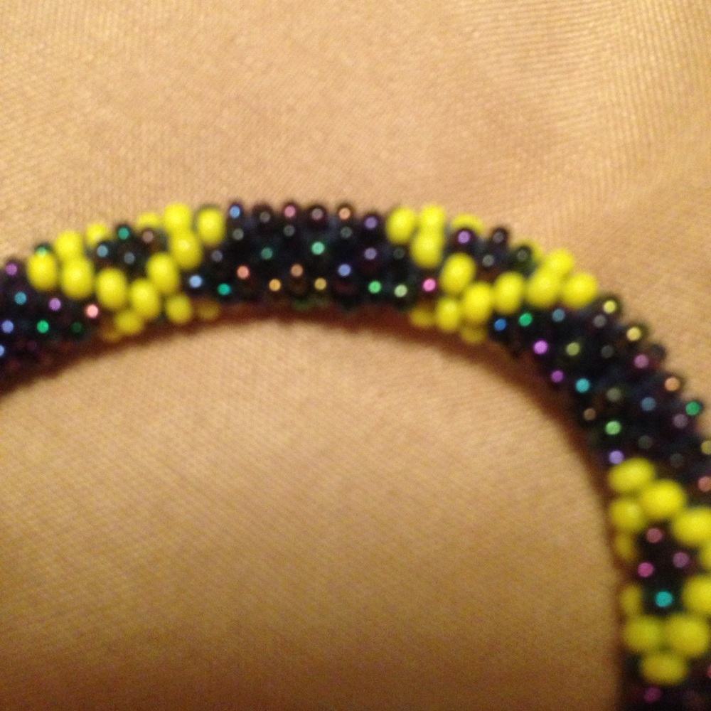 Beautiful Handmade beaded bracelet - Picture 2 of 3