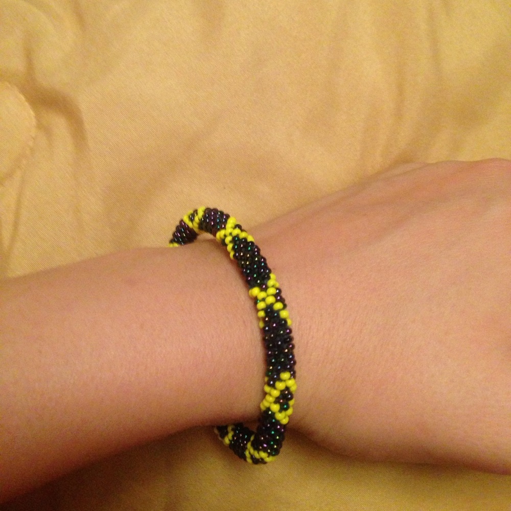 Beautiful Handmade beaded bracelet - Picture 3 of 3