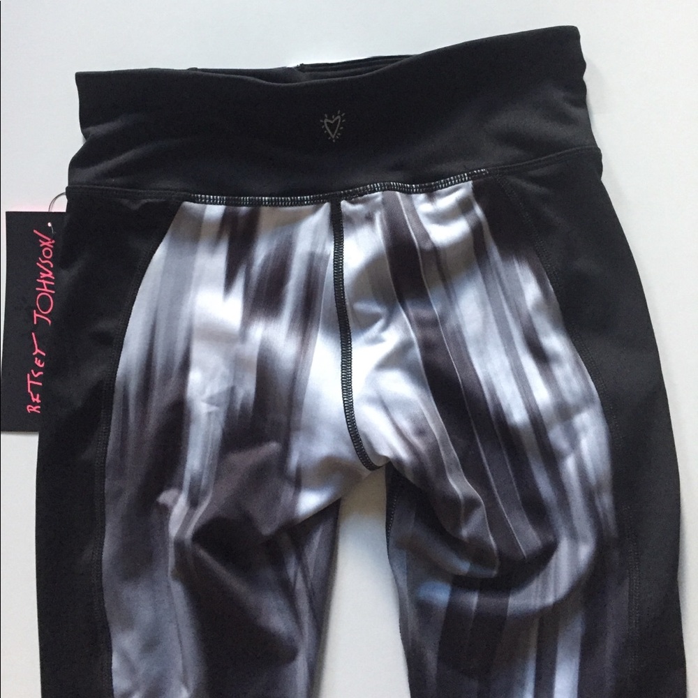 NWT Betsey Johnson Performance Crop Leggings - Picture 5 of 8