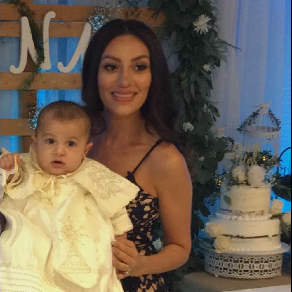 Meet your Posher, Zina