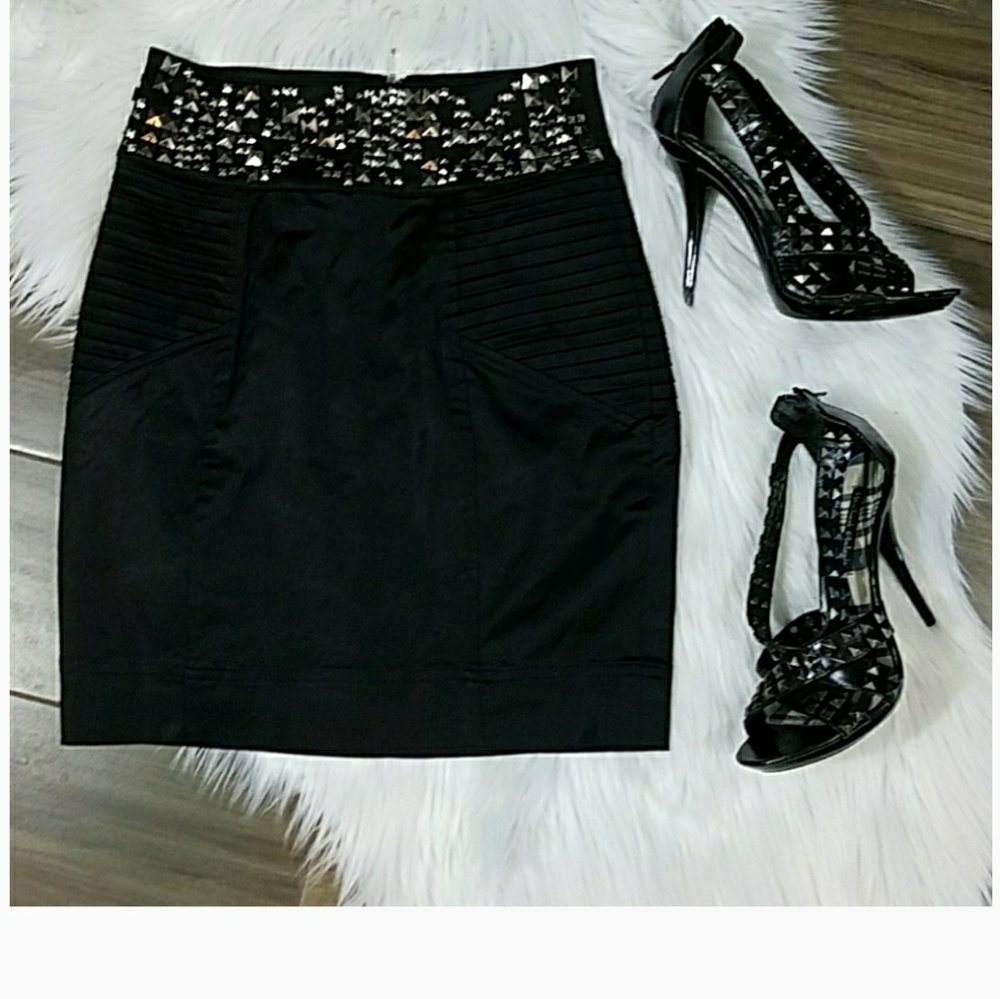 💘BEBE Karadashian Collection Satin Stud skirt NWT