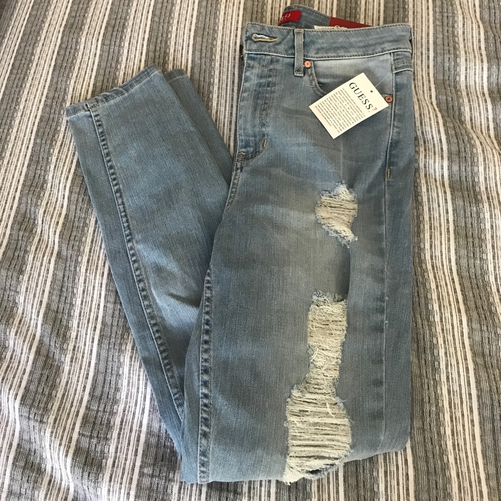 NWT Guess Jeans - Light Washed - Destroyed