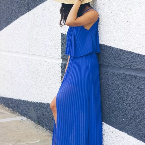 Women's Line & Dot Long Amelie Pleat Chiffon Dress Formal Maxi Azure Blue Small - Picture 7 of 15