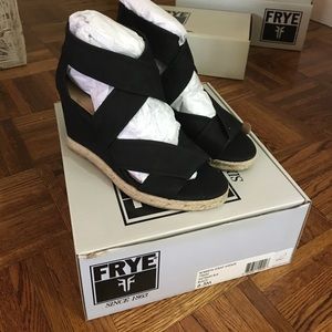NWT FRYE Roberta Strap Wedge