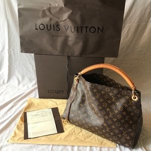 Louis Vuitton Artsy MM