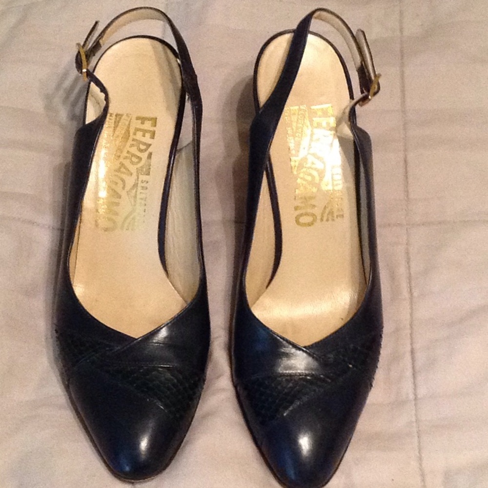 Ferragamo Navy sling back Pumps