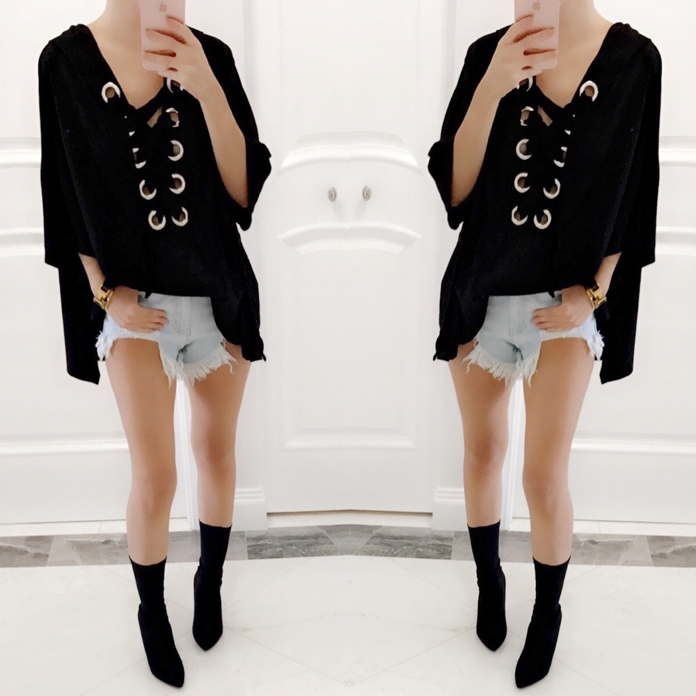 ❗️ONE left❗️Vienna Lace Up Short Sleeve Hoodie - Picture 3 of 8