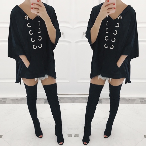 ❗️ONE left❗️Vienna Lace Up Short Sleeve Hoodie - Picture 6 of 8