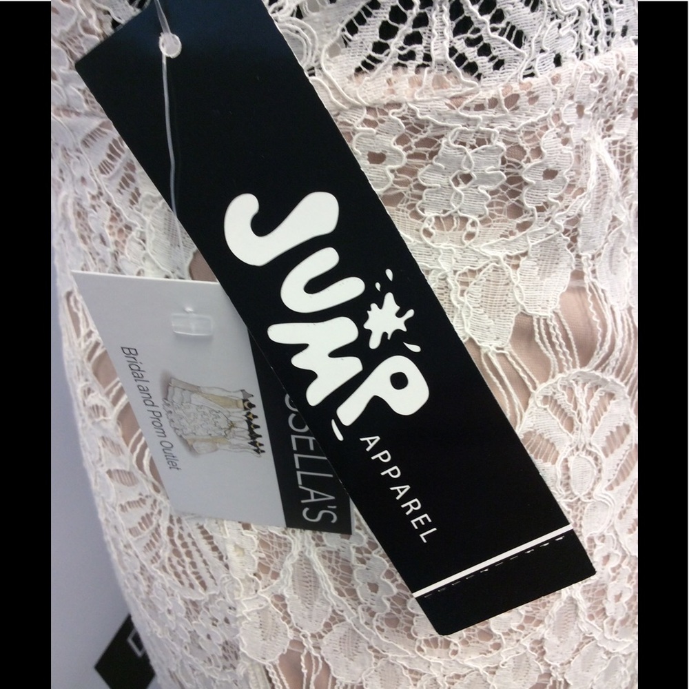 SALE! NWT White & Nude Lace JUMP  Dress - Picture 4 of 4